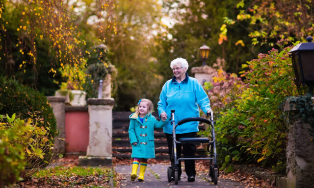Økende problem: Bestemor drikker i skjul